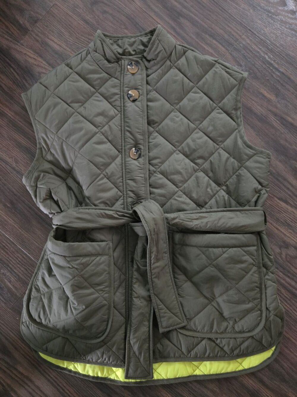FREE ASSEMBLY Women's Classic Style Quilted Nylon Vest NWOT/SIZE L